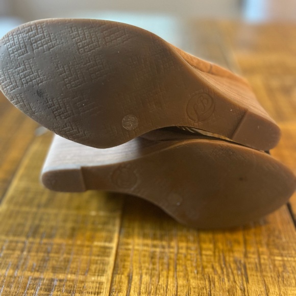 Lucky Brand Tan Wedged Leather Booties Size 38/8. EUC - Picture 7 of 11